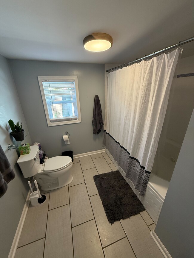 Photo - 930 Lexington Ave