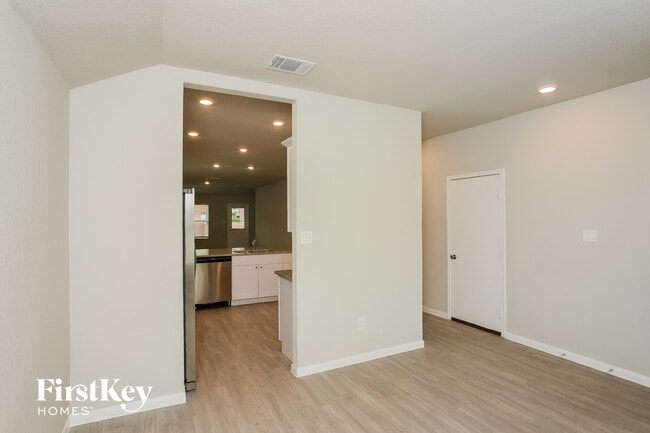 Photo - 1807 Morse Way