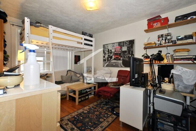 Photo - Studio in Brighton is available now