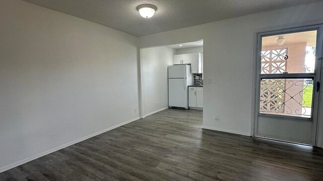 Photo - 2723 Dudley Dr W