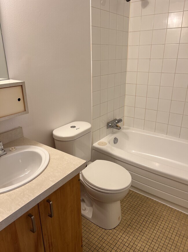 Photo - 800 Riddell Ave N Unit 303