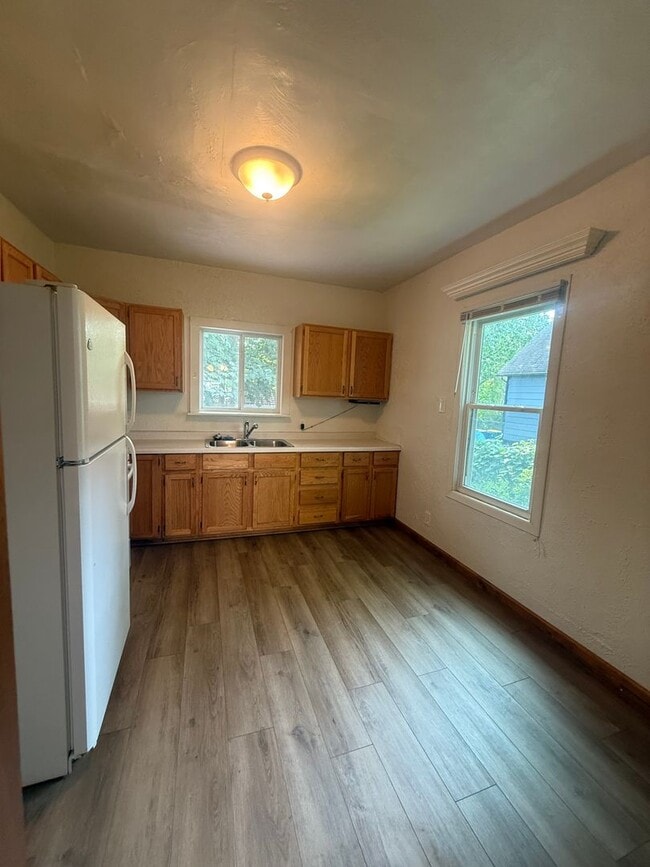Photo - 1205 S Webster Ave Unit 1205 Webster Lower