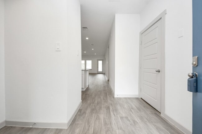 Photo - 7806 Cattleman Vly Dr