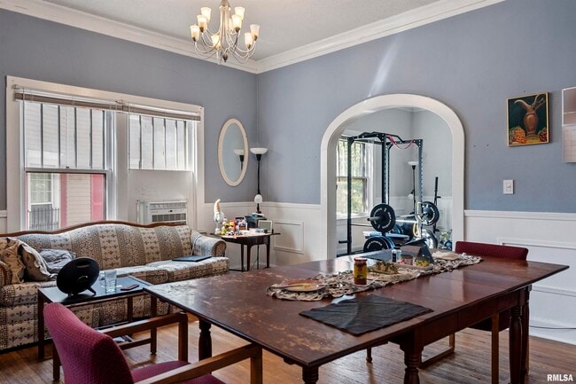 Building Photo - 1214 W Monroe St Unit Lower