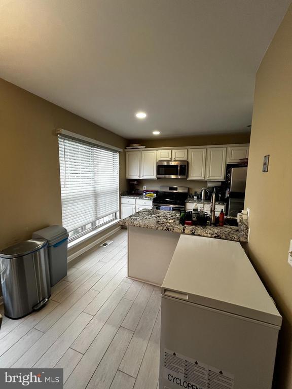 Photo - 1185 Cypress Tree Pl
