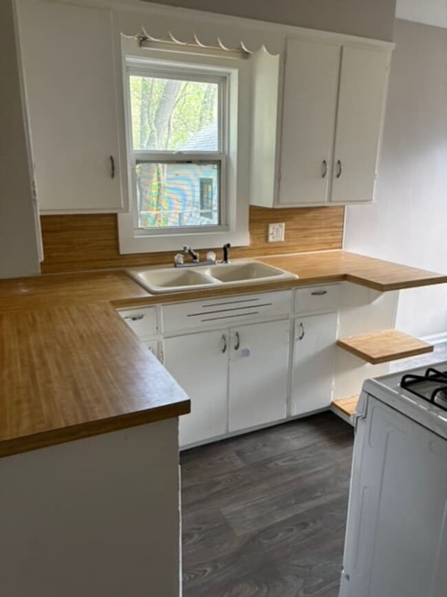 Photo - 829 Marcia St SW