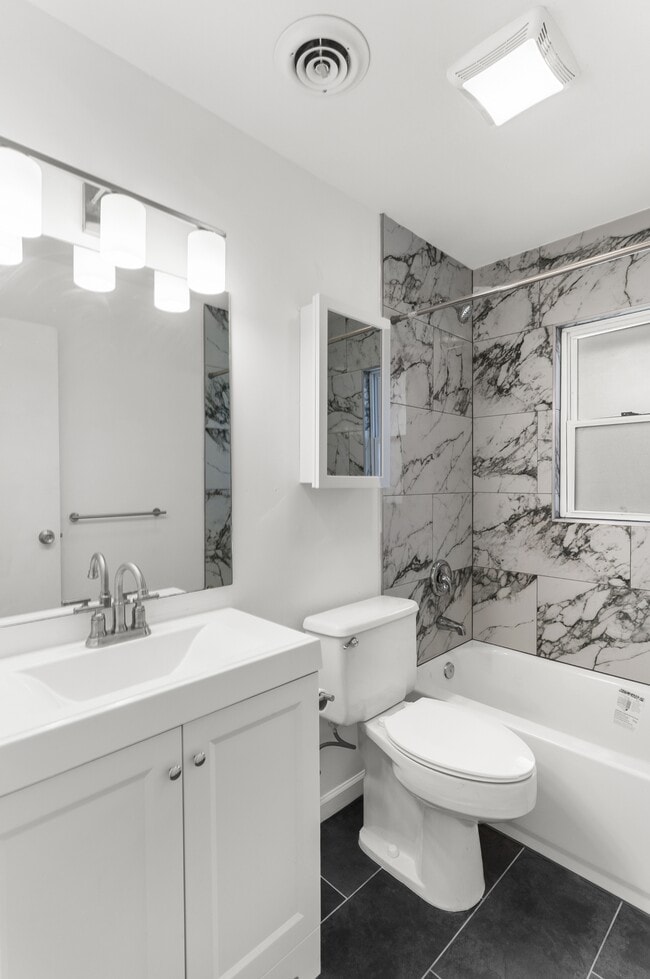 Photo - 368 Erskine Ave