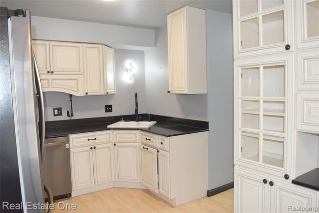 Photo - 460 Baldwin Ave Unidad 41