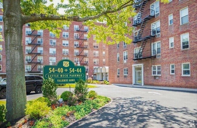 Building Photo - 5440 Little Neck Pkwy Unit 6k Rental