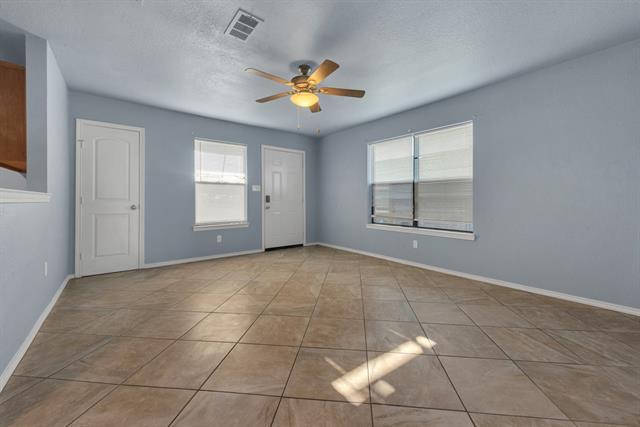 Photo - 3151 Karen St