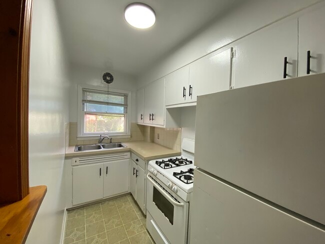 Photo - 1117 S Westnedge Ave