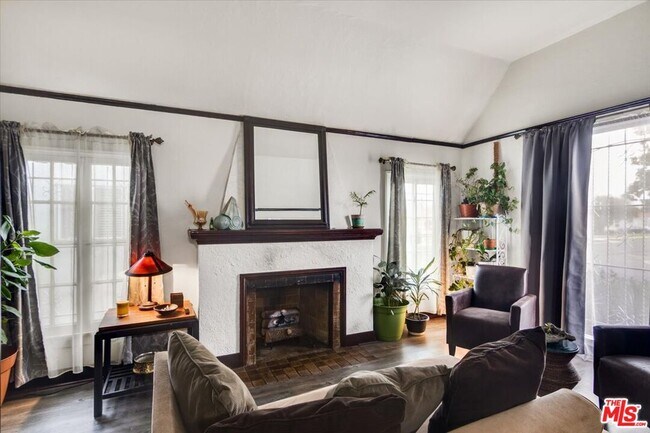 Photo - 6905 Cimarron St