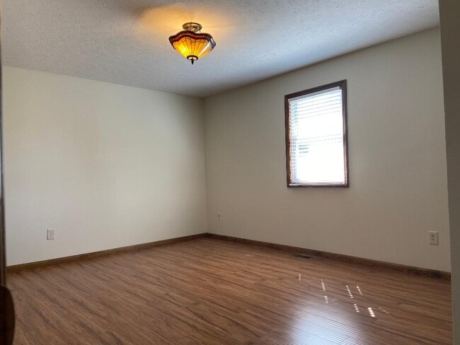 Photo - 3275 Willington Dr