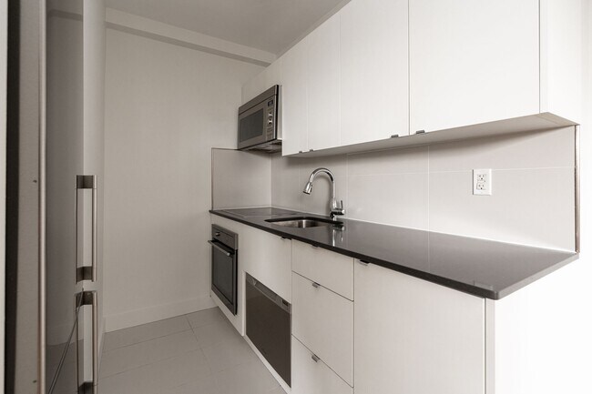 Photo - 263 Russell Hill Rd