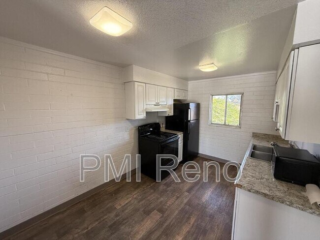 Photo - 457 Stewart St Unit 4