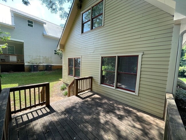 Photo - PRE-LEASING FOR AUGUST 2026!