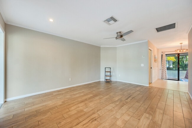 Photo - 1759 Azalea Ln