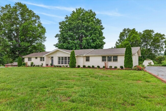 Photo - 3 Bedroom 3 Bath Home For Rent in Sango Area!