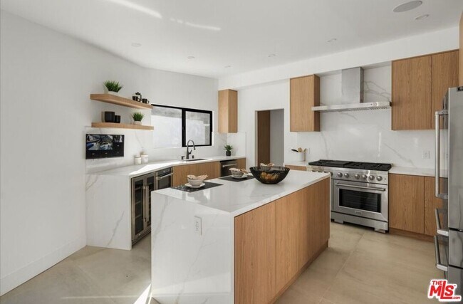 Photo - 3873 Royal Woods Dr