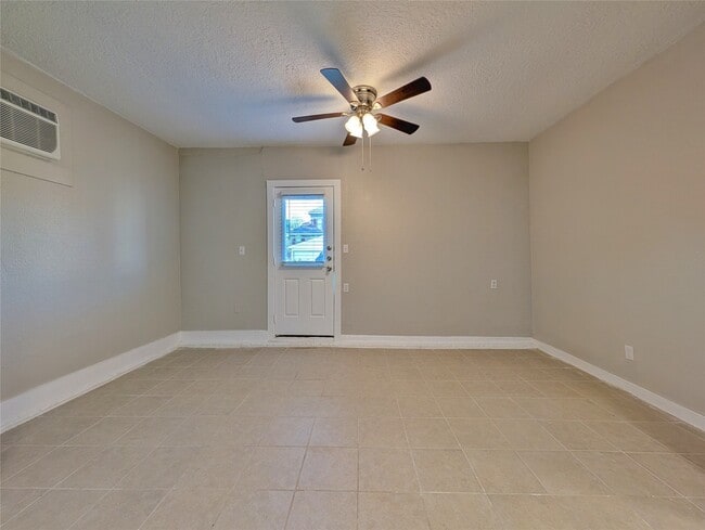 Photo - 1219 33rd St Unit 4