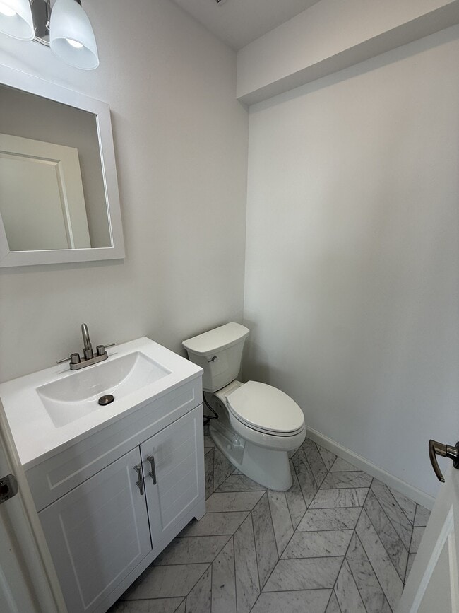 Photo - 176 Pennington Ave Unidad 14