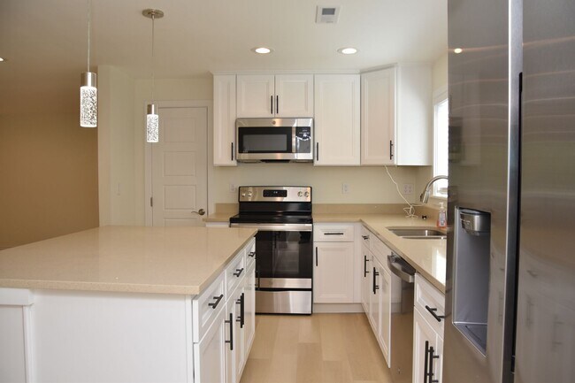 Photo - 5724 Hillcrest Dr SW