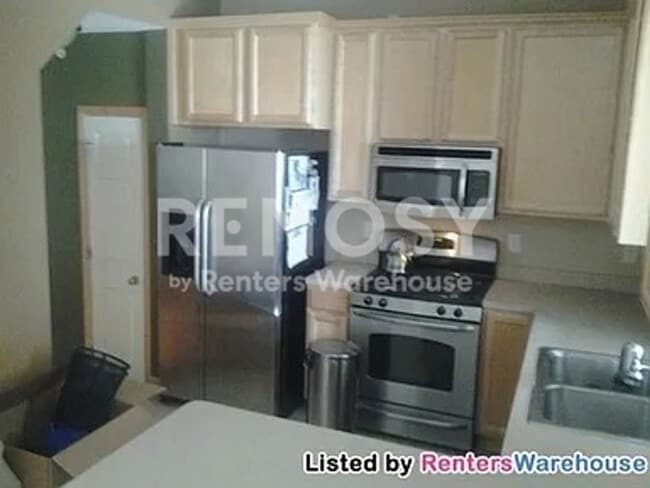 Building Photo - 2BD/1.5BA Townhome in Savage Available Now!