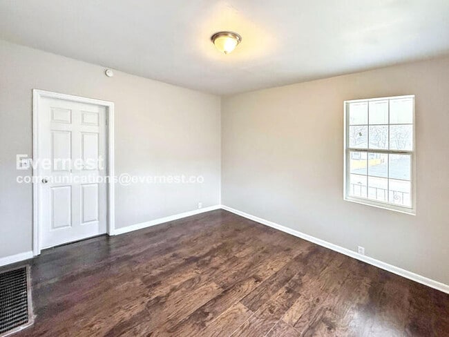 Photo - 318 Oregon St