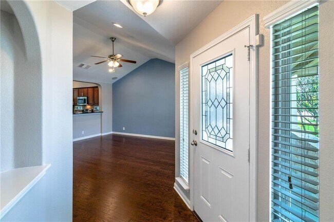 Photo - 1003 Alamo Plaza Dr