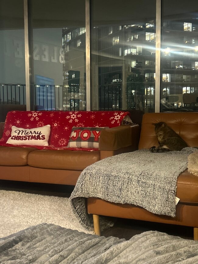 Building Photo - 300 N State St Unit River North 5617