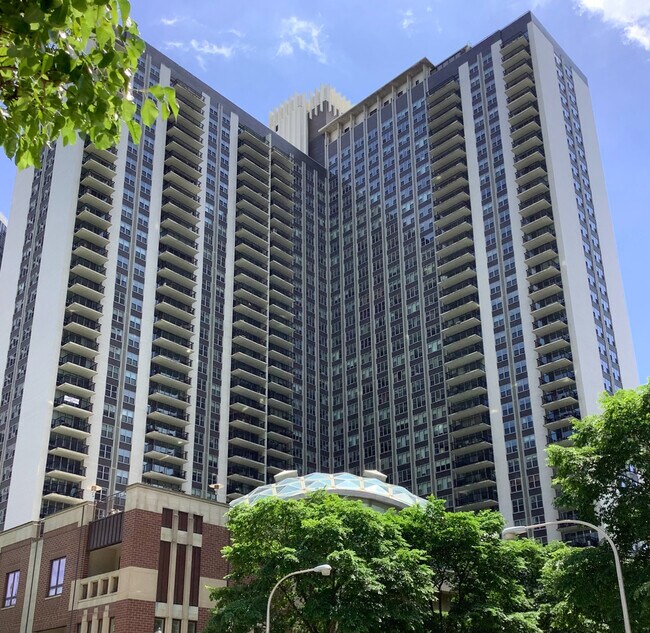 Building Photo - 400 E Randolph St Unit 3212