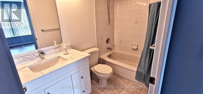 Photo - 3 Pemberton Ave Unité 902