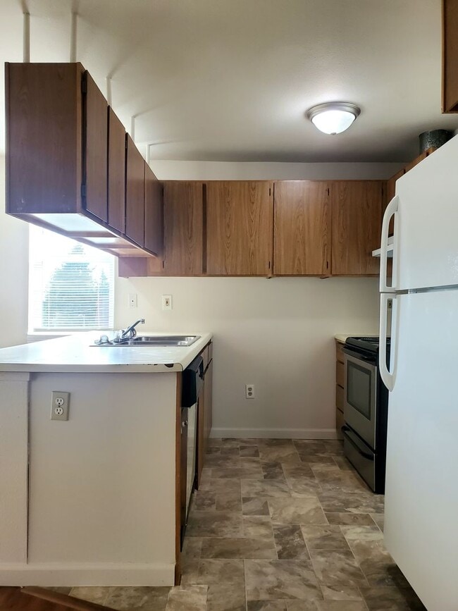 Photo - JYG: 3414 Duplex Unit #B