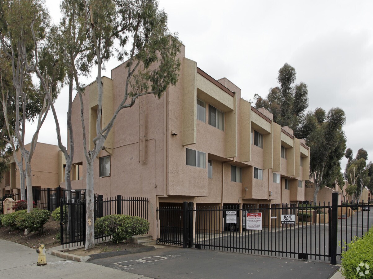 Photo - Otay Park Apartments