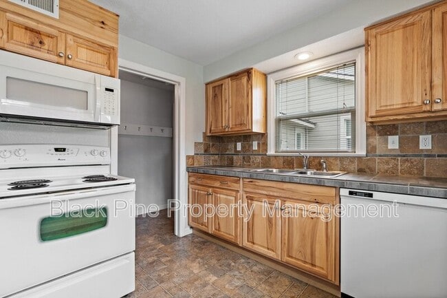 Photo - 4820 W.Franklin St.