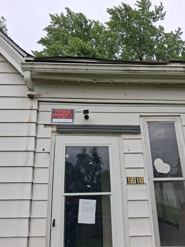 Building Photo - 1610 S Lydia Ave