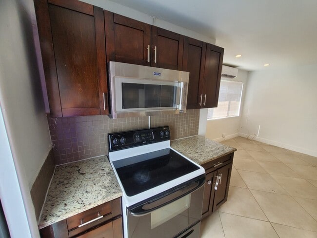 Photo - 841 NW 5th Ave Unit 1