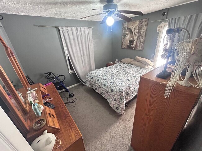 Photo - 15885 Beaverland St