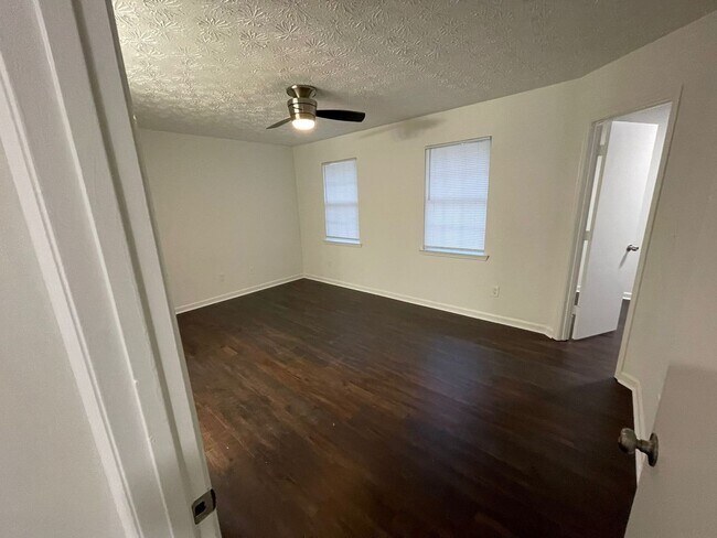 Photo - 5963 Thomas Ct