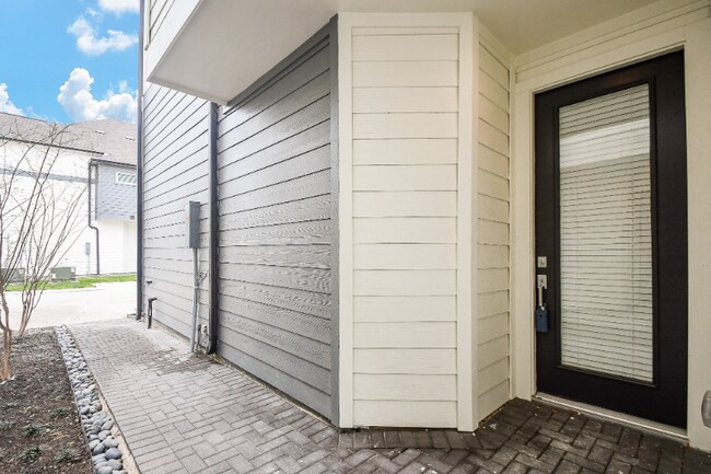 Photo - 2307 Warhol Wy