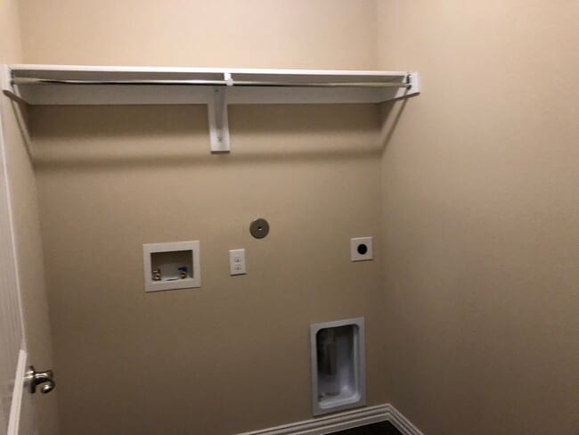 Photo - 530 Meadowlake Dr