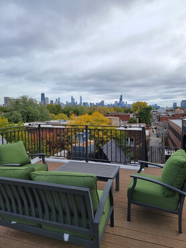 Photo - 746 W Belden Ave Unidad 3