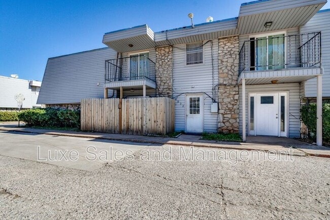 6032 NW Expressway - 6032 NW Expressway Unit D