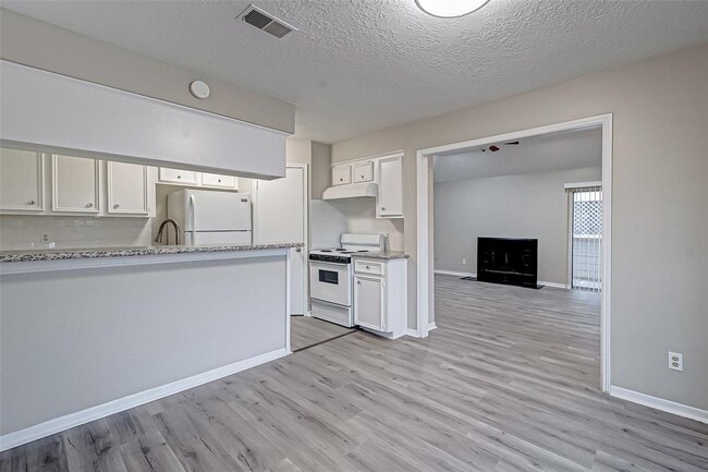 Photo - 11503 Meadow Ln Apartment Unit C