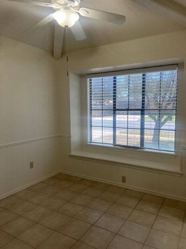 Photo - 3 bed 2 bath 2 car garage