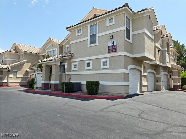Photo - 5855 Valley Dr Unidad 2070 Rental