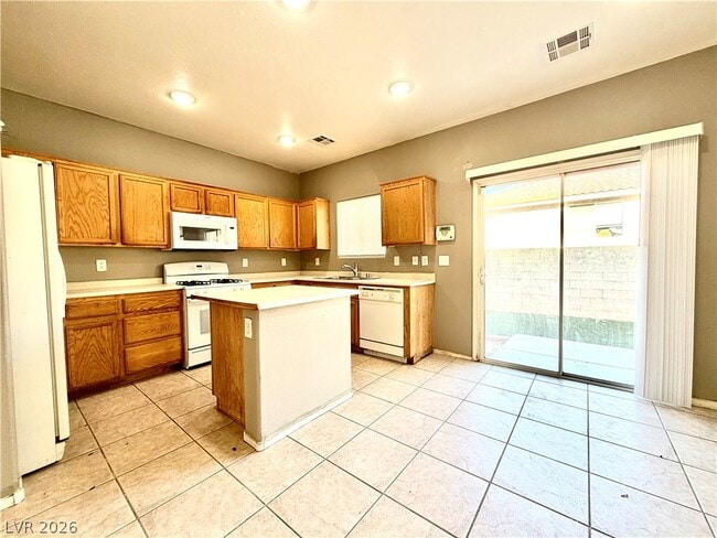 Photo - 890 Sheerwater Ave