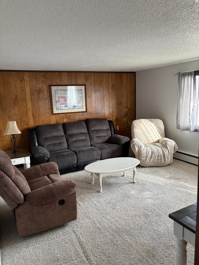 Building Photo - 1131 Walnut St