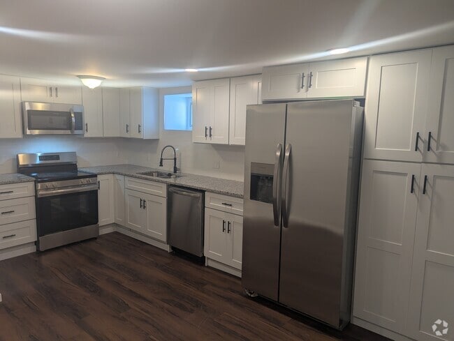 Building Photo - 5504 Carville Ave Unit Apt B