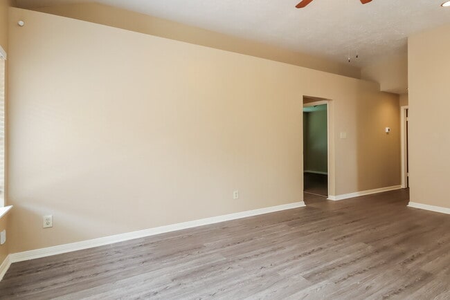 Photo - 7831 Poitiers Dr